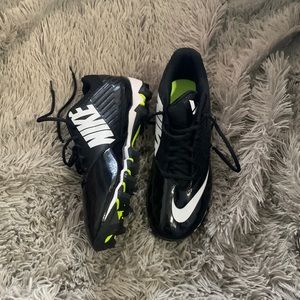 Nike Shark Vapor Football Cleats